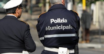 8 Agenti di polizia municipale a Prato 2
