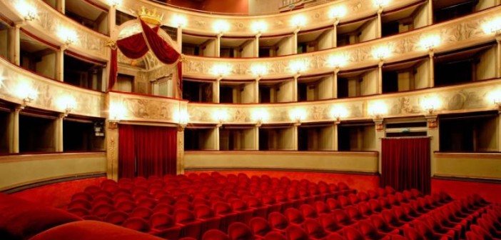 Lucca, il Teatro del Giglio seleziona 60 maschere teatrali 2