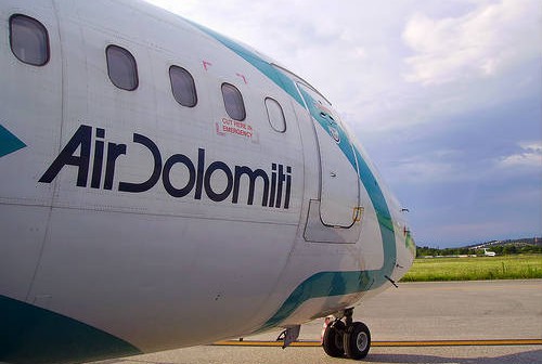 lavoro assistenti di volo non certificati Air Dolomiti