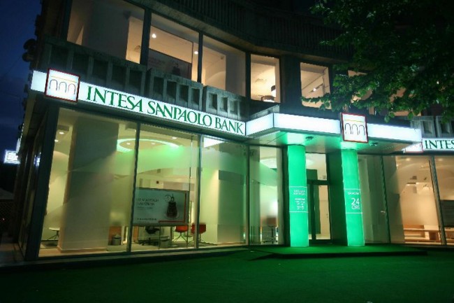 Intesa Sanpaolo assume Diplomati e Laureati