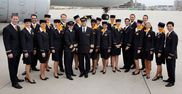 hostess e steward lufthansa