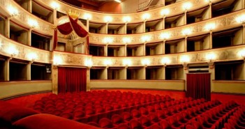 Lucca, il Teatro del Giglio seleziona 60 maschere teatrali 2