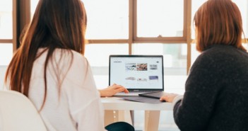 Over 40: un progetto per aiutare le donne a reinserirsi nel mondo del lavoro OVER 40